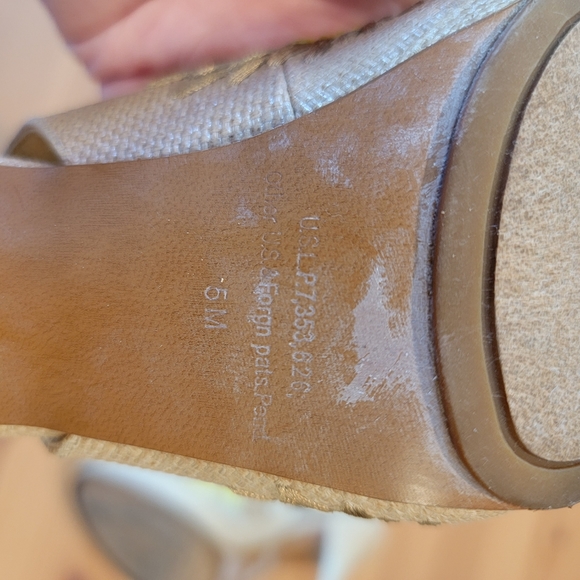 Lauren Ralph Lauren Peep Toe Heel ~ 5 - Picture 6 of 6